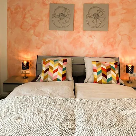 Und Nebauer Apartamento *